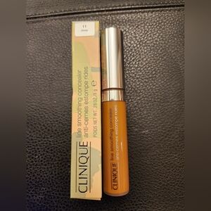 Clinique Line Smoothing Concealer in 11 Deep